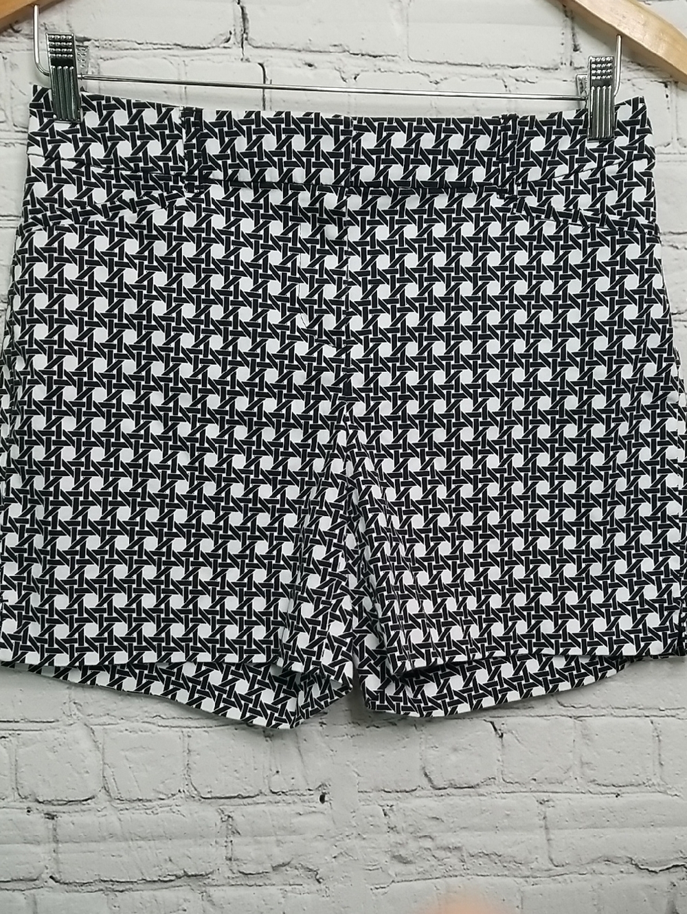 White House Black Market Black White Geometric Shorts Size 4